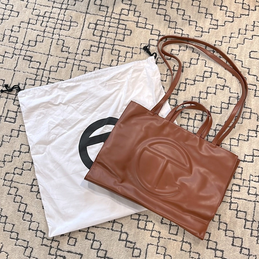 🔥Telfar (large) shopping bag/tote in Tan.🔥